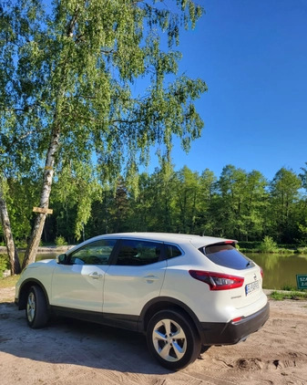 Nissan Qashqai cena 61800 przebieg: 95000, rok produkcji 2018 z Ozorków małe 106